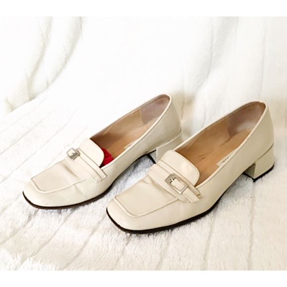 ANN TAYLOR Sz 5.5 M Vintage Cream Leather Blk Heel Loafer - Picture 2 of 7